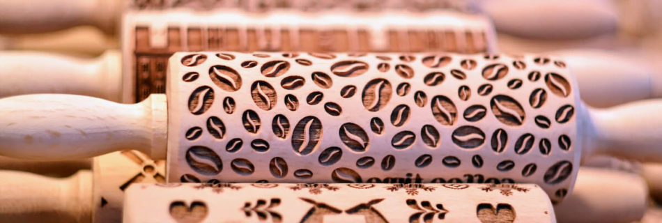 Wood carvings polish souvenir