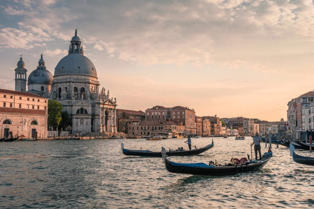 How to get from Venice Airport to Venice City